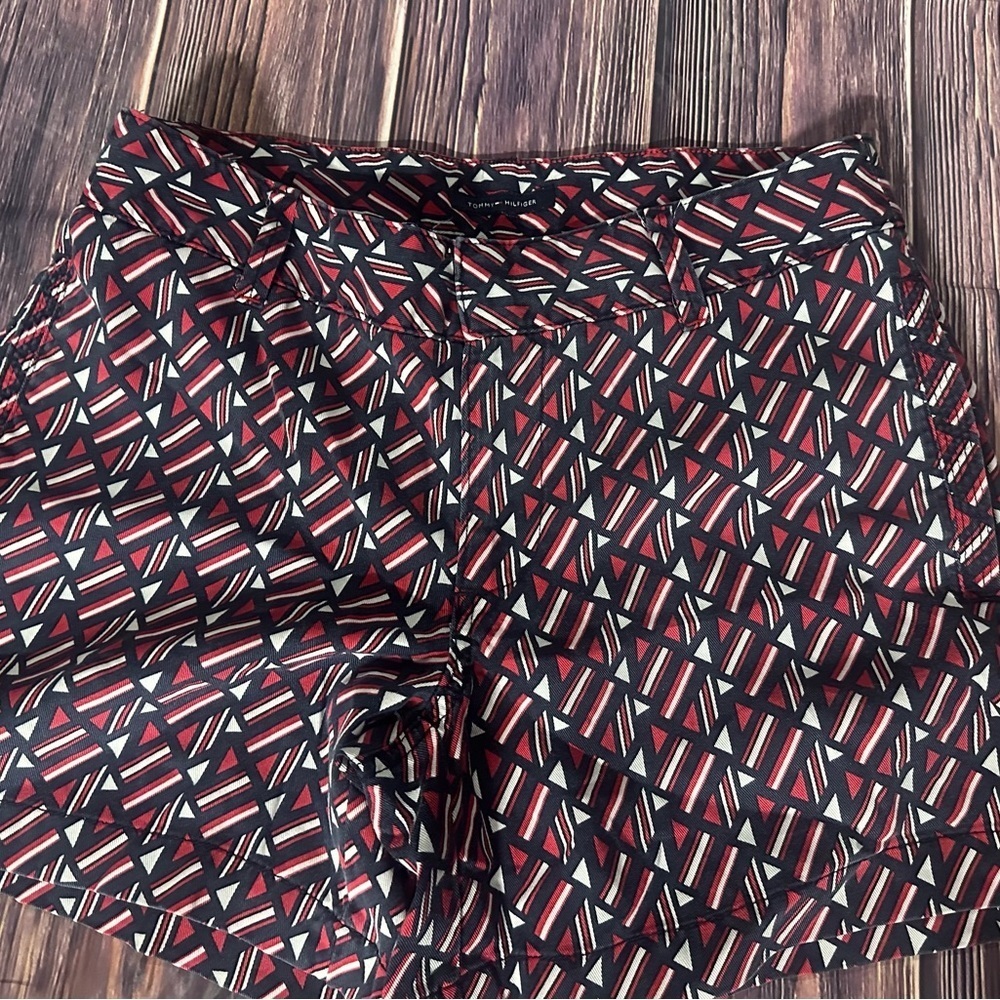 Tommy Hilfiger Geometric Patterned Women's Shorts - Picture 5 of 9